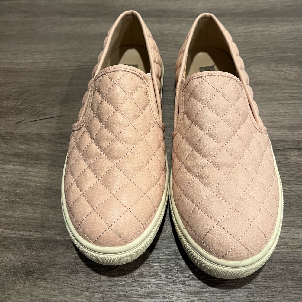 Steve Madden | Quilted Slip On Sneaker | Light Pink | Size 8.5